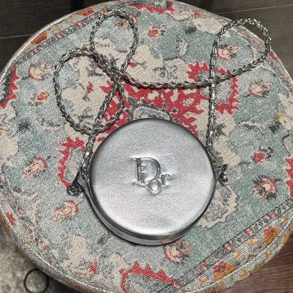 NWOT Dior Beauty Metallic Circle Vanity Bag with Chain - Picture 1 of 7